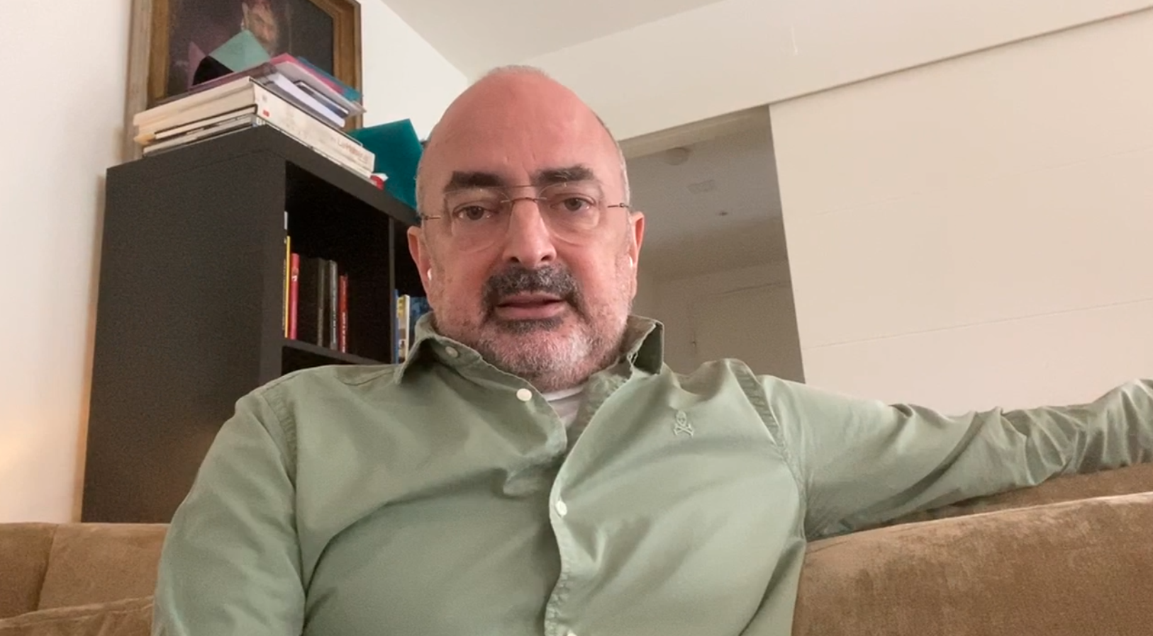 Día 43: "Hay que parar el mercadeo con las mascarillas"