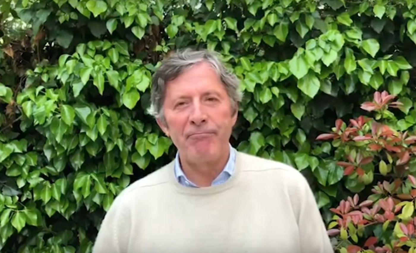 Deportistas, periodistas y otros famosos se vuelcan con los farmacéuticos en un video de apoyo