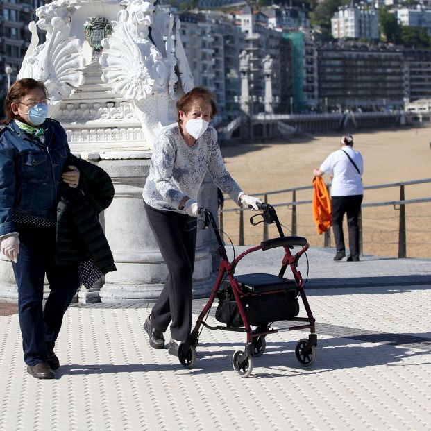 Nuevas normas 4 de mayo: mascarillas obligatorias en el transporte y atención preferente a mayores Nuevas normas 4 de mayo: mascarillas obligatorias en el transporte y atención preferente a mayores