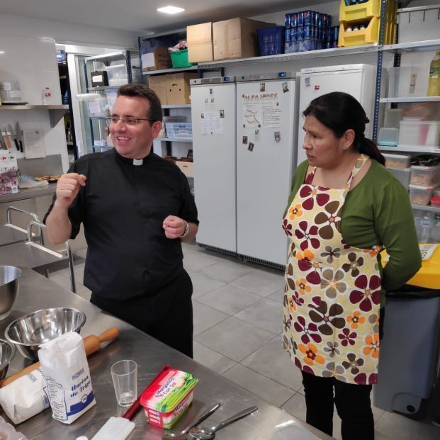 padre fernando simo n 1 621x621 padre fernando simo n 1 621x621