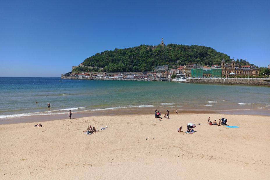 Cita previa, apps, turnos ¿cómo nos bañaremos en la playa este verano? Cita previa, apps, turnos ¿cómo nos bañaremos en la playa este verano?