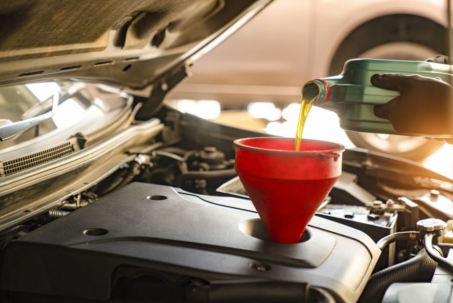 ¿Cuándo tenemos que cambiar el aceite del coche?