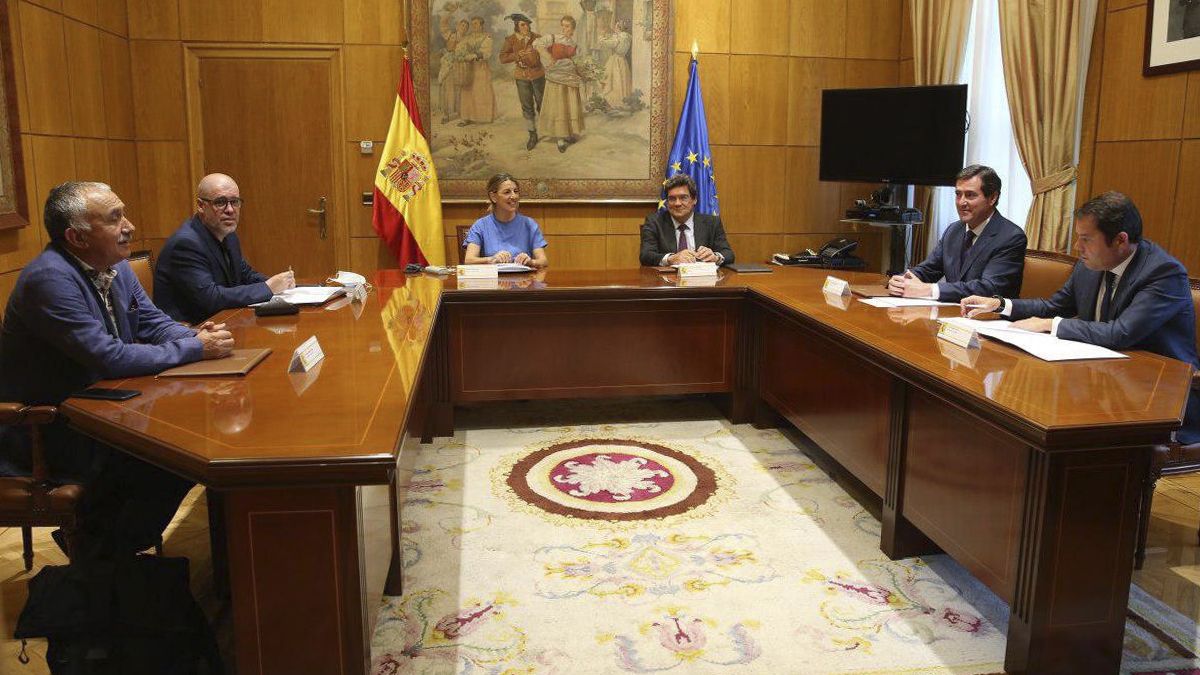 Gobierno y agentes sociales cierran el acuerdo para extender los ERTE hasta septiembre