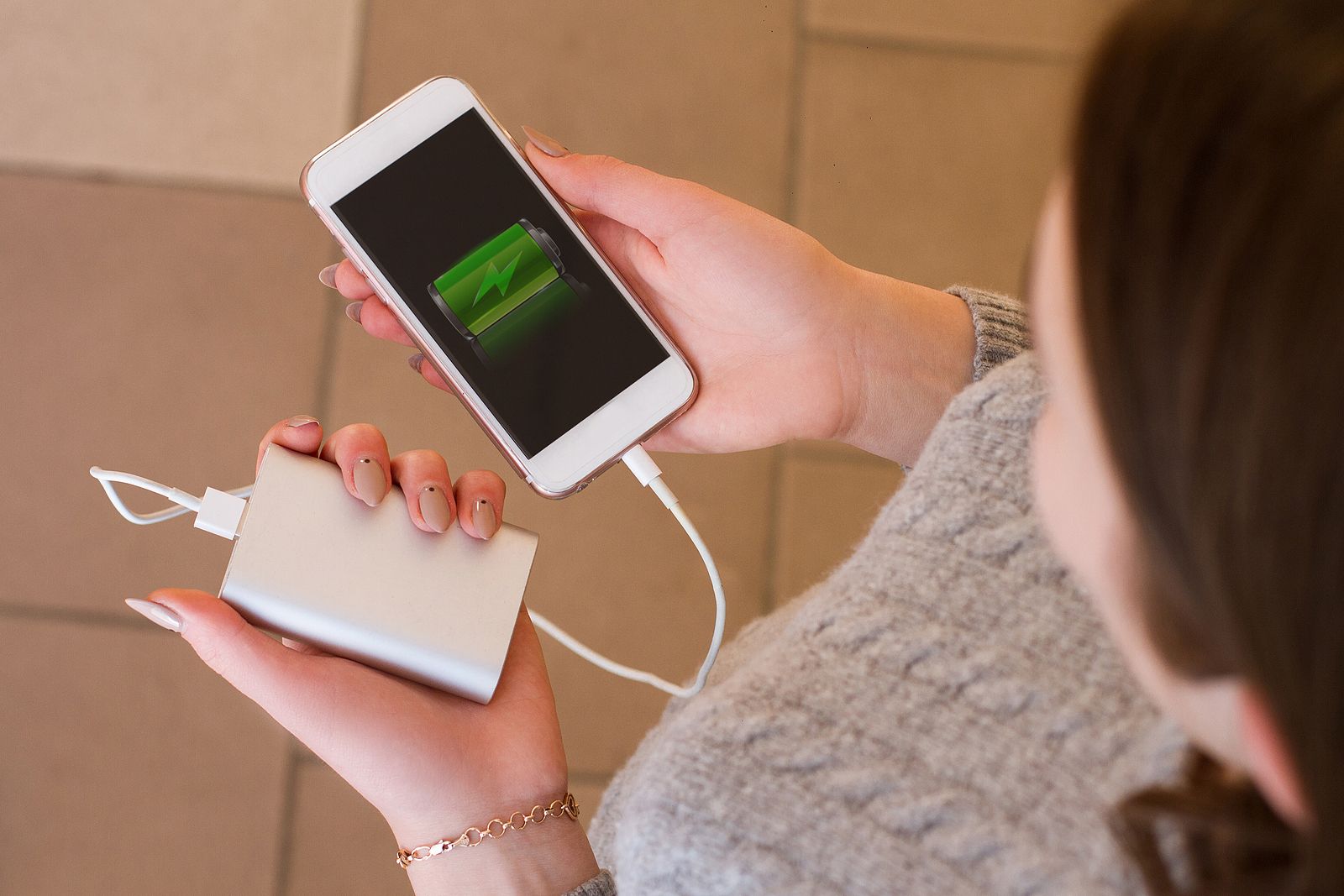 Estos son los trucos para que la batería de tu móvil y los datos duren más
