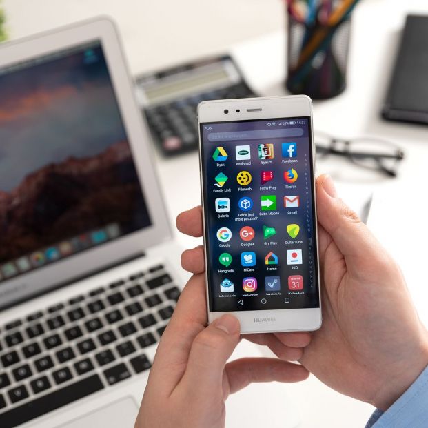 ¿Tienes un móvil Android? ¿Sabías que puedes tener un móvil nuevo cada día? (big stock)