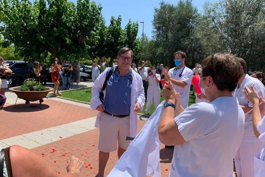 EL HOSPITAL DE MANACOR RECIBE ENTRE APLAUSOS AL JEFE DE CARDIOLOGÍA TRAS PASAR 3 MESES INGRESADO POR LA COVID-19 - Foto: Europa Press EL HOSPITAL DE MANACOR RECIBE ENTRE APLAUSOS AL JEFE DE CARDIOLOGÍA TRAS PASAR 3 MESES INGRESADO POR LA COVID-19 - Foto: Europa Press