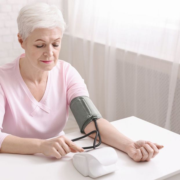 Tomar la tensión arterial Tomar la tensión arterial