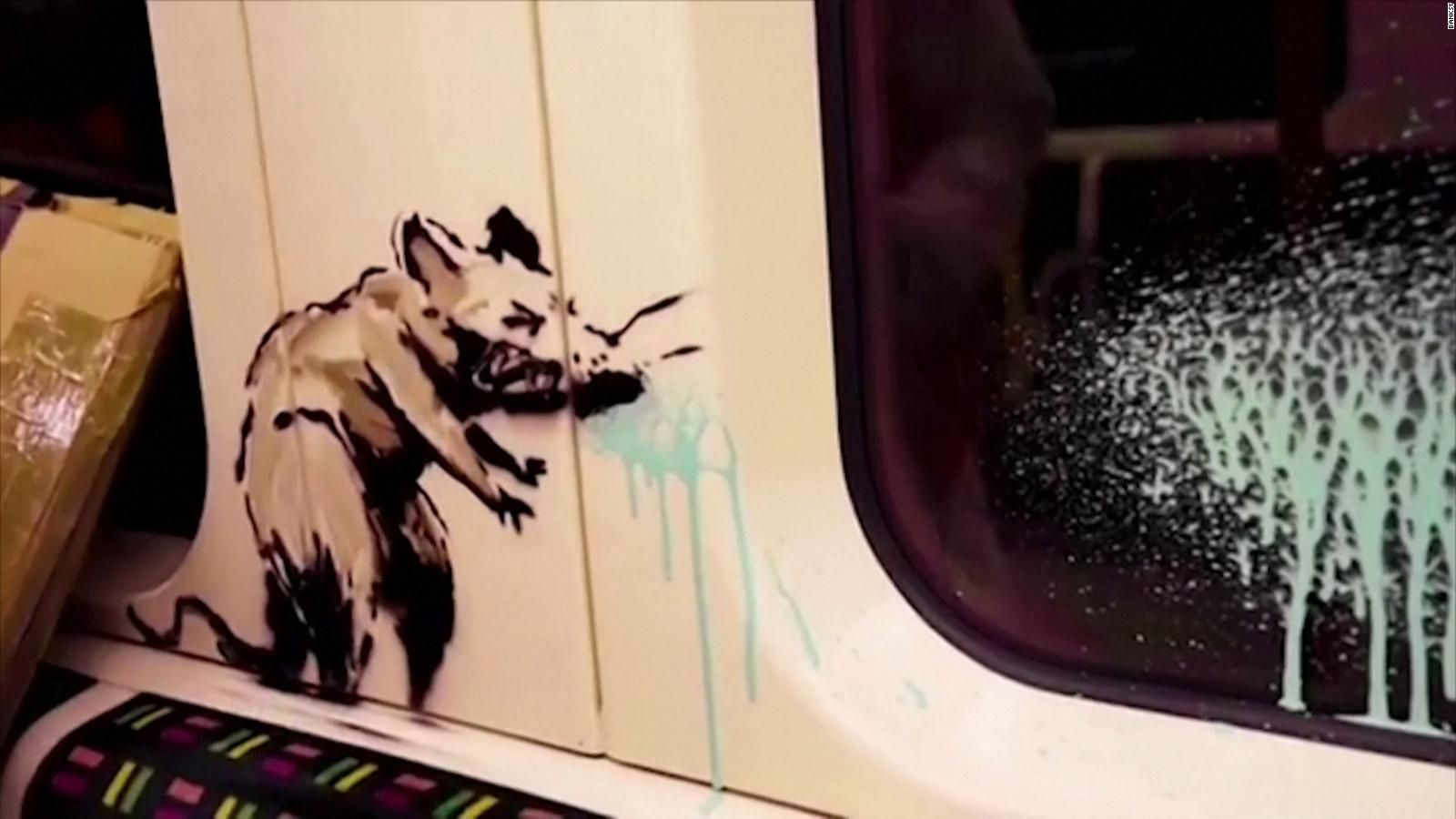Banksy aparece en el metro de Londres para reivindicar el uso de la mascarilla