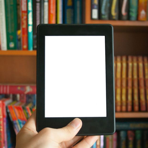 Disfruta de tus libros favoritos en formato electrónico. ¿Sabes cómo descargarlos? (big stock ) Disfruta de tus libros favoritos en formato electrónico. ¿Sabes cómo descargarlos? (big stock )