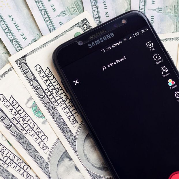 bigstock Smartphone Screen With Tiktok359266780 bigstock Smartphone Screen With Tiktok359266780