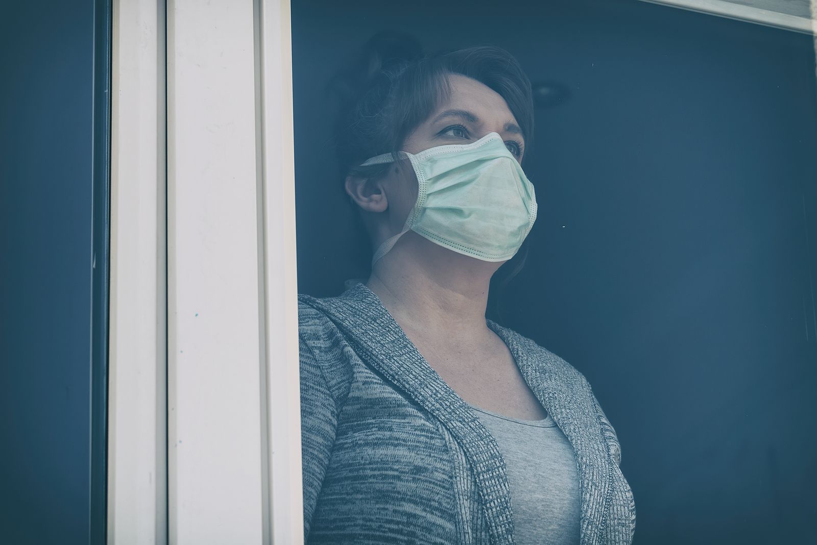 ¿Cómo convivir con una persona contagiada de Covid-19?