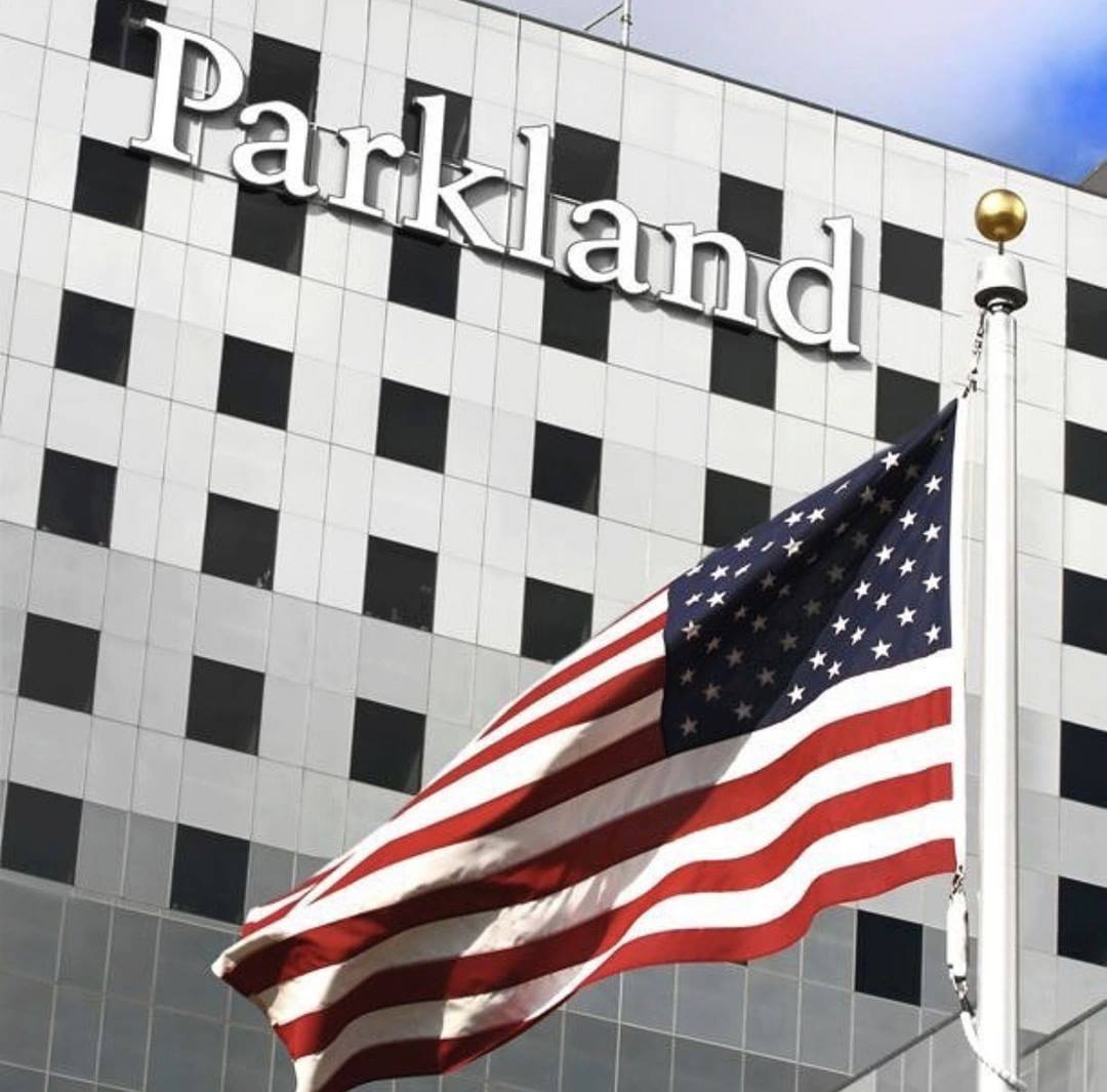 Un abuelo muere después de que su nieta de 20 años le contagiase de coronavirus tras ir a una fiesta