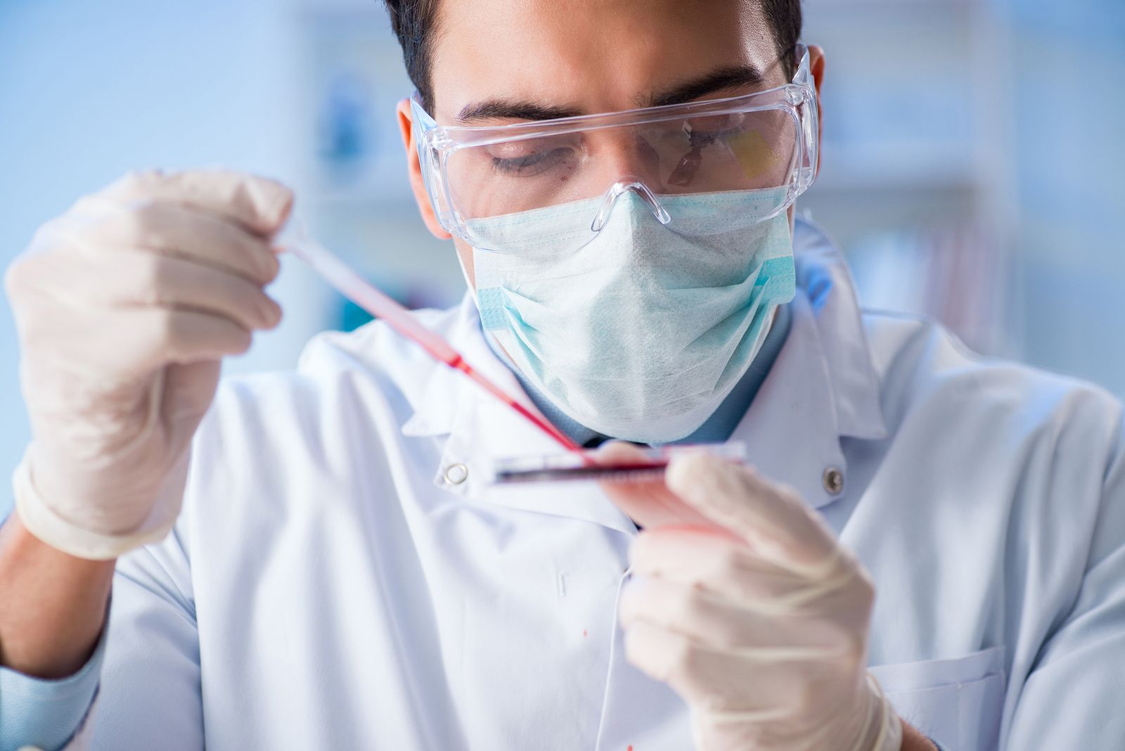 Algunas patologías se tratan con medicamentos biológicos, ¿sabes cuáles y qué son? (Bigstock)