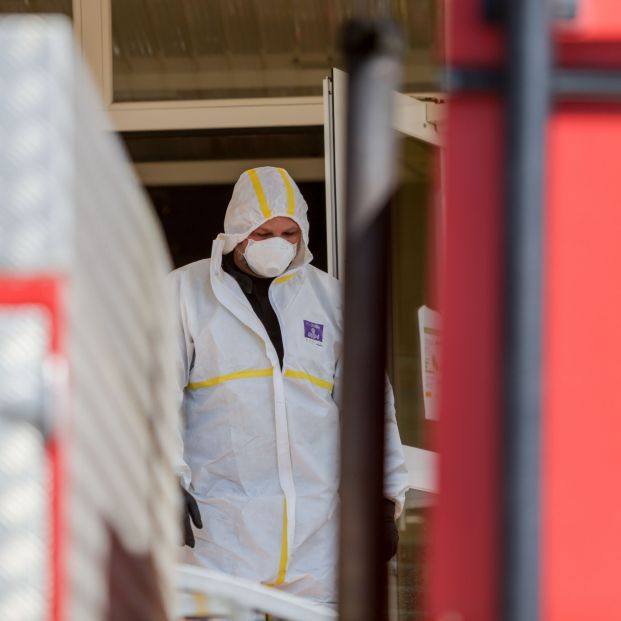 Comunidades y Gobierno se sentarán el lunes para debatir sobre los brotes en residencias Comunidades y Gobierno se sentarán el lunes para debatir sobre los brotes en residencias