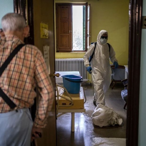 Al menos 400 mayores han muerto en residencias por coronavirus desde el fin del Estado de Alarma Al menos 400 mayores han muerto en residencias por coronavirus desde el fin del Estado de Alarma