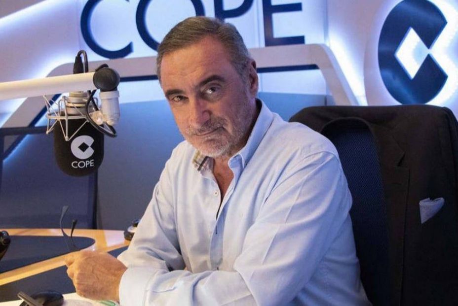 Carlos Herrera ficha a González Ferrari, Bustos y Martínez Castro como tertulianos Carlos Herrera ficha a González Ferrari, Bustos y Martínez Castro como tertulianos