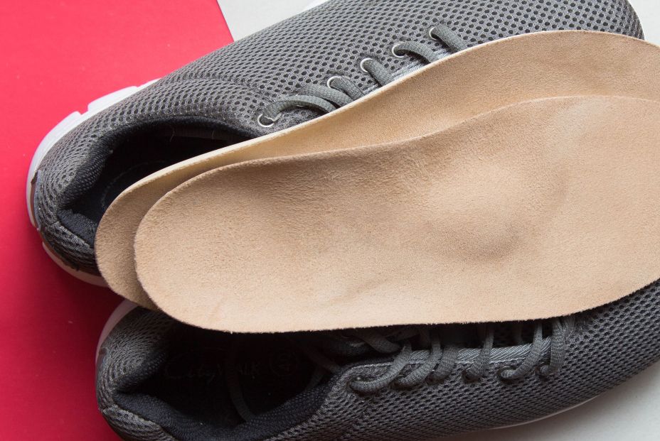 Cuándo es necesario llevar plantillas en los zapatos