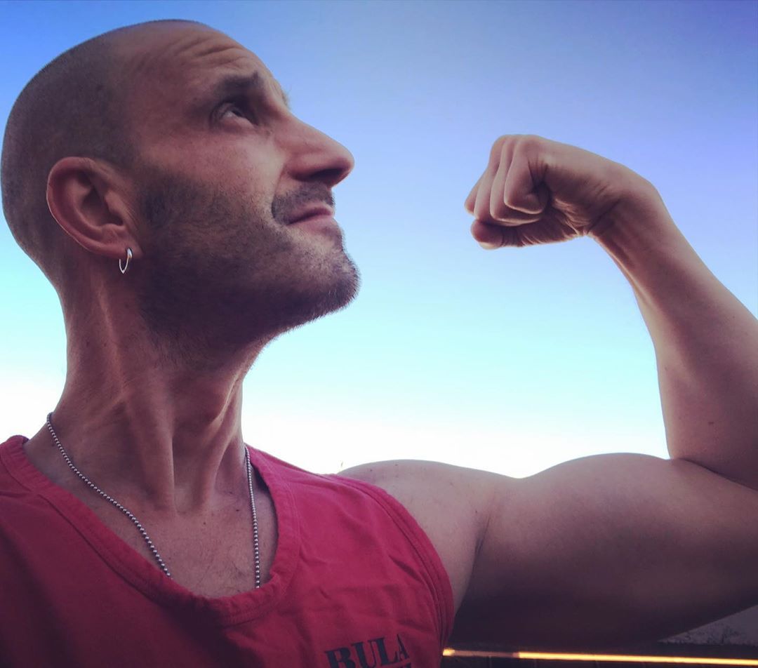 Dani Rovira rememora su lucha contra el cáncer en 'El bus de la vida': "Me ha servido como terapia"