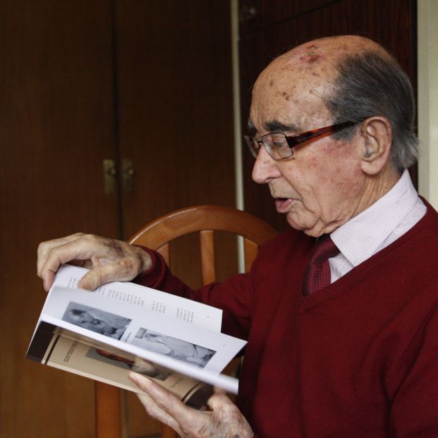 Eleuterio Romero, ojeando su biografía. Eleuterio Romero, ojeando su biografía.