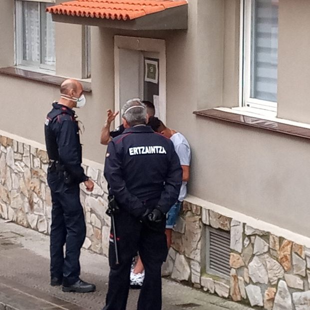 Si hay okupas en tu casa, en ningún caso te tomes la justicia por tu mano.