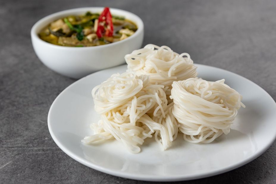 bigstock Green Curry With Rice Noodles334445524