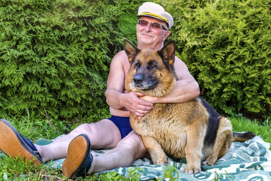 En España un tercio de las personas mayores convive con una mascota, 2,9 millones en total (Bigstock) En España un tercio de las personas mayores convive con una mascota, 2,9 millones en total (Bigstock)