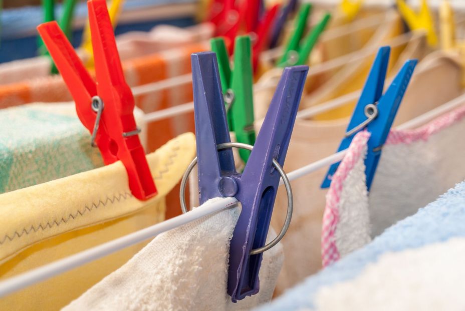 Te enseñamos cómo tender la ropa para ahorrar tiempo de plancha