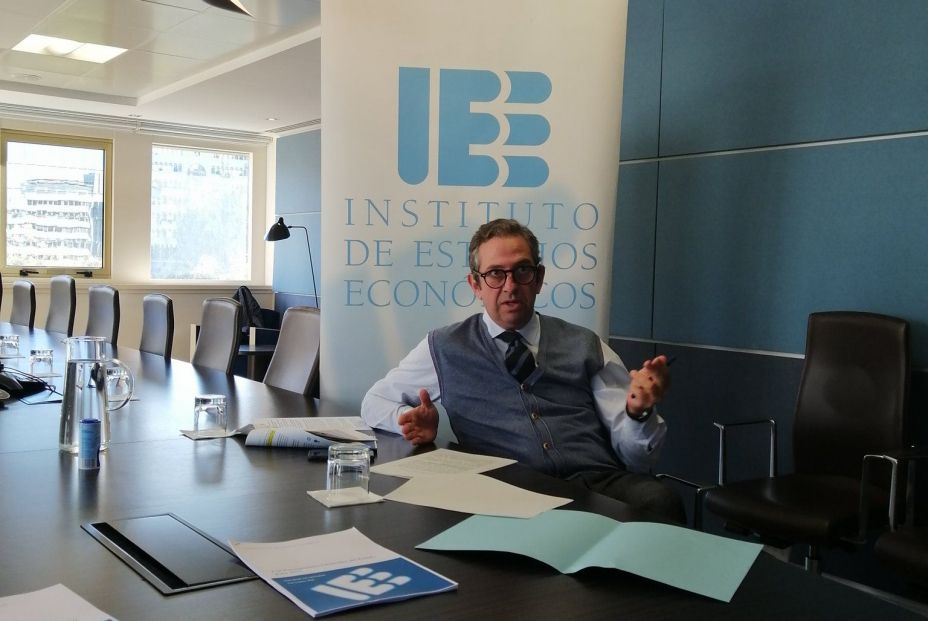 Íñigo Fernández de Mesa Íñigo Fernández de Mesa