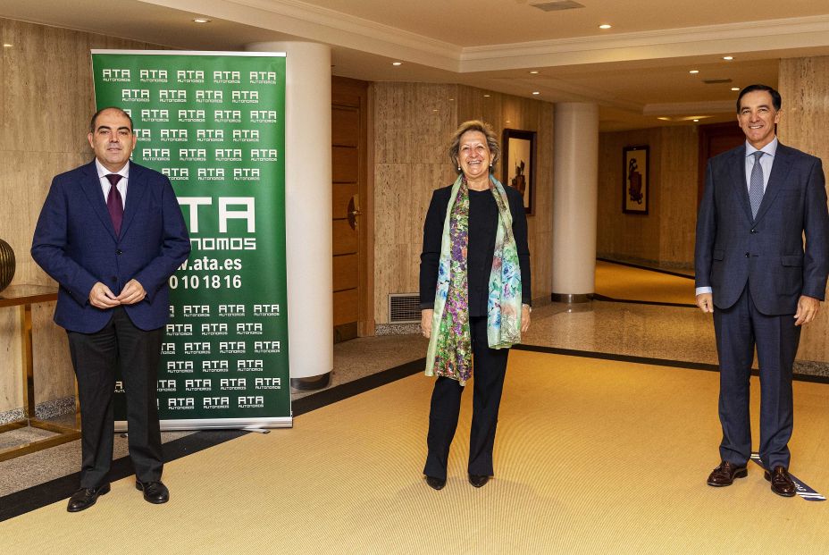 Los presidentes de ATA, Unespa e Inverco, Lorenzo Amor, Pilar Gonzalez de Frutosy Ángel Martinez Aldama Los presidentes de ATA, Unespa e Inverco, Lorenzo Amor, Pilar Gonzalez de Frutosy Ángel Martinez Aldama