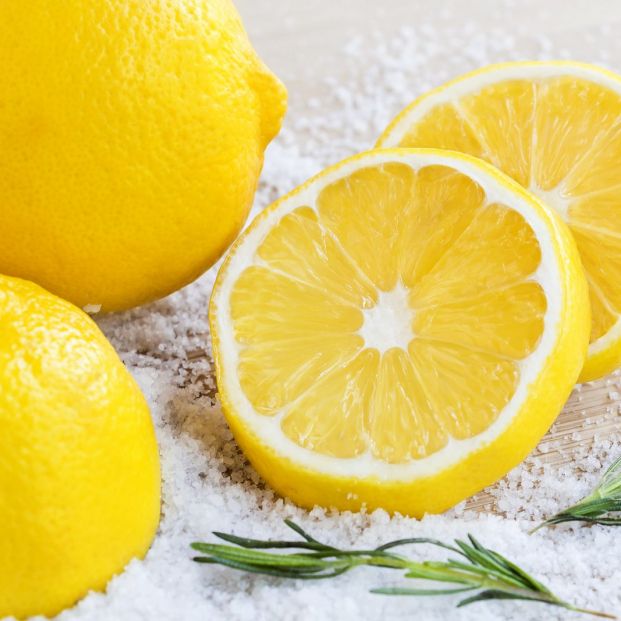 bigstock Lemon And Sea SaltBeauty Tr 279385636