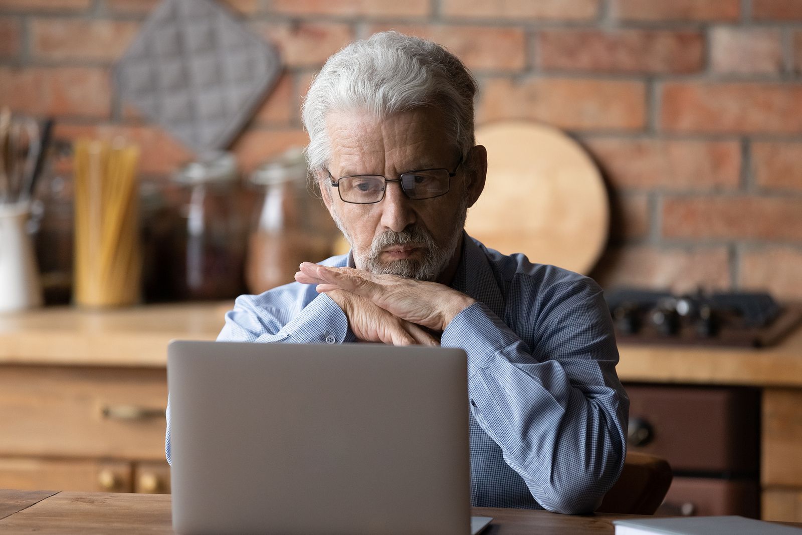 "No te alarmes, somos nosotros": La policía aclara que este correo es un aviso real sobre tu DNI