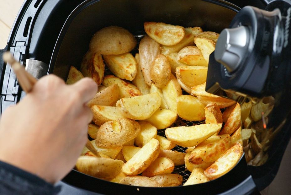 bigstock Air fryer homemade grilled pot 342803752 bigstock Air fryer homemade grilled pot 342803752