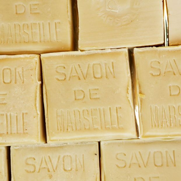 Cómo conseguir que los suelos de madera brillen con productos caseros Cómo conseguir que los suelos de madera brillen con productos caseros