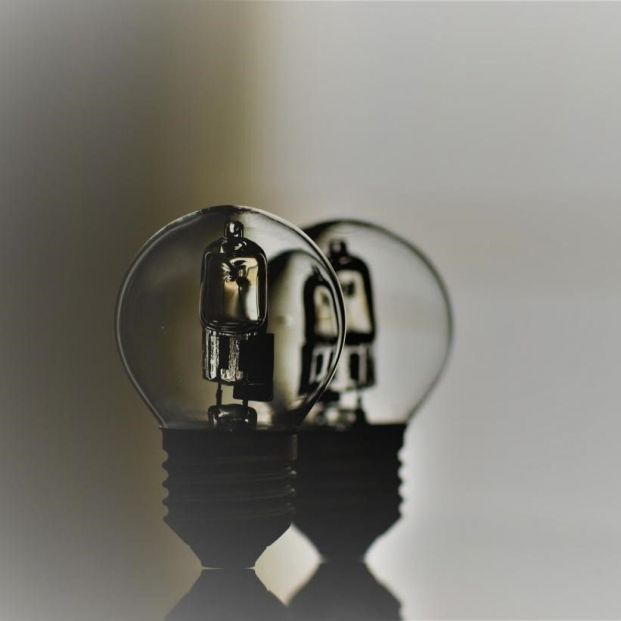 Pobreza energética: El Gobierno prohíbe los cortes de suministros mientras dure el estado de alarma Pobreza energética: El Gobierno prohíbe los cortes de suministros mientras dure el estado de alarma