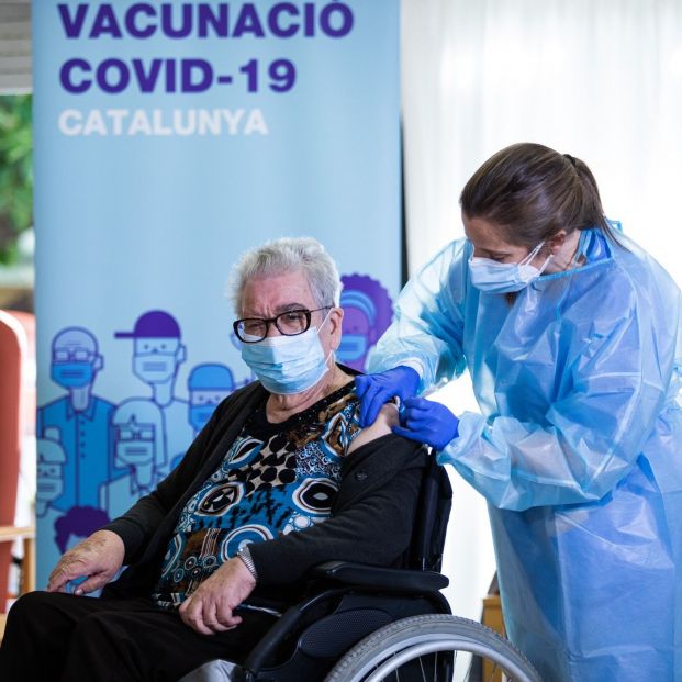 EuropaPress 3494889 josefa perez 89 anos primera mujer vacunarse cataluna primer dia vacunacion EuropaPress 3494889 josefa perez 89 anos primera mujer vacunarse cataluna primer dia vacunacion