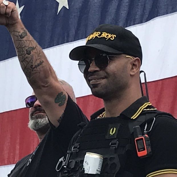  Enrique Tarrio (en primer plano). FotoTwitter @PDXzane