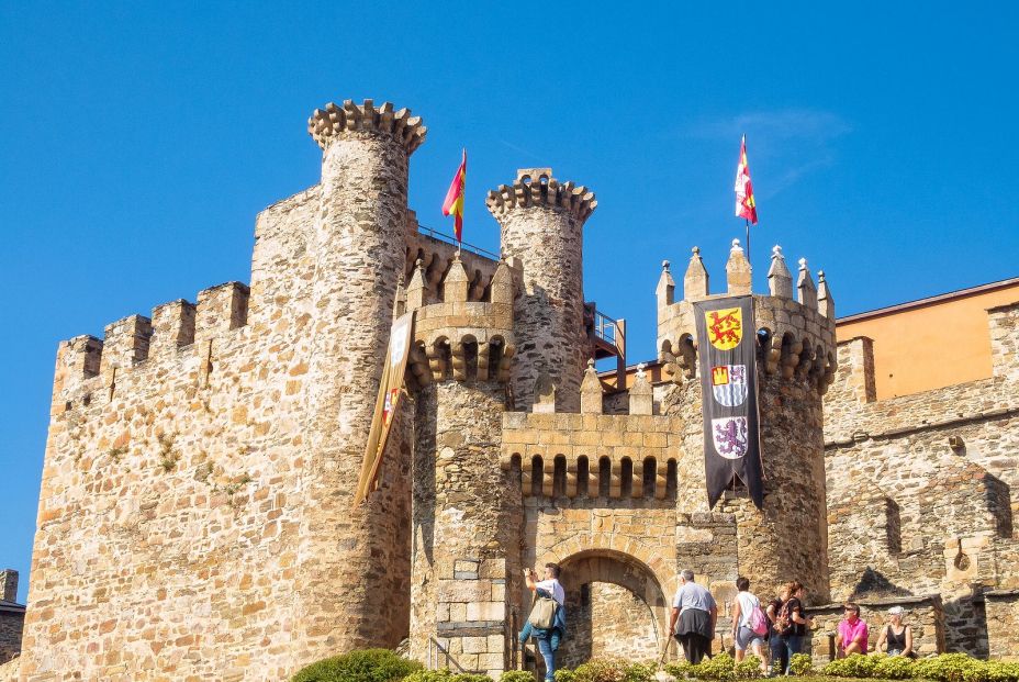 bigstock Tourists At The Entrance Of Th 263156158 bigstock Tourists At The Entrance Of Th 263156158