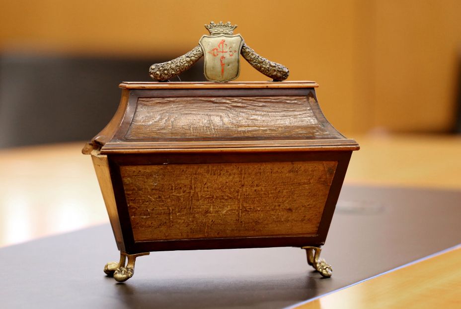 Encuentran la llave que abre la urna funeraria de Calderón de la Barca Encuentran la llave que abre la urna funeraria de Calderón de la Barca