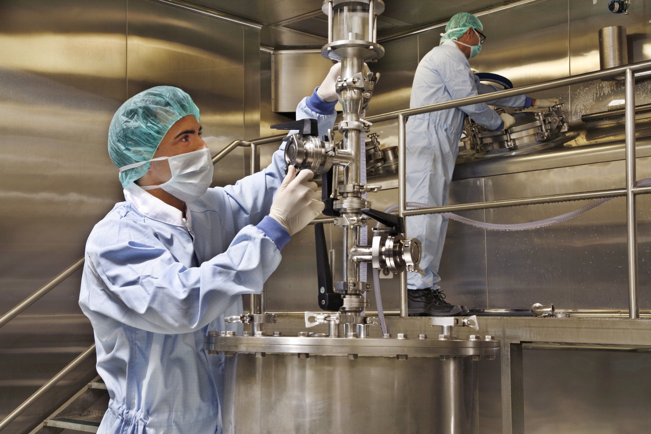 Grifols prueba un medicamento que proporcionaría inmunidad inmediata contra el coronavirus