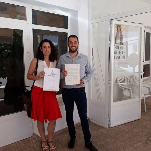 El alcalde de Ondara, José Ramiro y la directora de la Residencia, Paqui Ferrando-Foto: Radio la veu d'ondara El alcalde de Ondara, José Ramiro y la directora de la Residencia, Paqui Ferrando-Foto: Radio la veu d'ondara