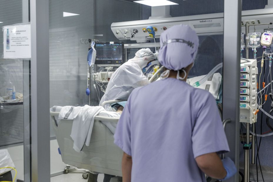 Triaje en la tercera ola: ¿Los mayores de 80 con coronavirus ya no ingresan en las UCI de Granada? Triaje en la tercera ola: ¿Los mayores de 80 con coronavirus ya no ingresan en las UCI de Granada?