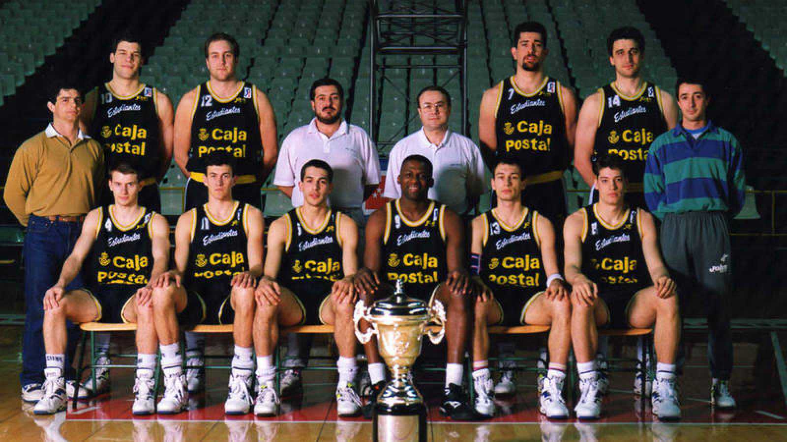 Estudiantes con varios jugadores míticos campeones de Copa en 1992 (RTVE)