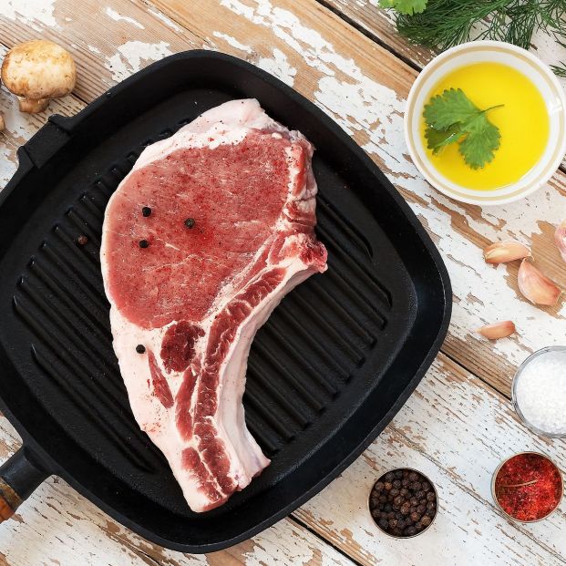 Esto es lo que hacemos mal si la carne suelta agua al cocinarla Esto es lo que hacemos mal si la carne suelta agua al cocinarla