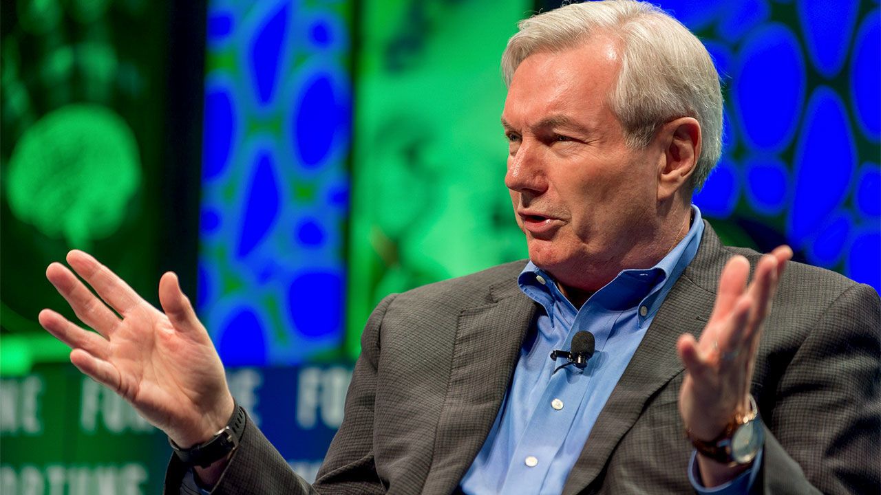 El epidemiólogo que predijo la pandemia alerta de que "se acerca un huracán Covid de categoría 5". Michael T. Osterholm (Foto: Twitter)