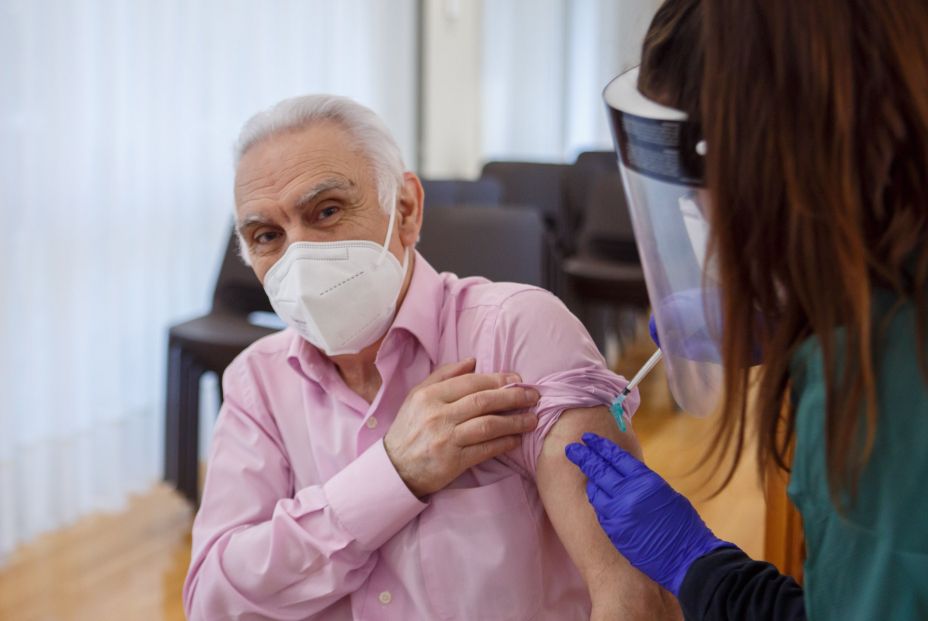 EuropaPress 3522219 jose francisco guerrero primer vacunado navarra frente covid 19 recibe EuropaPress 3522219 jose francisco guerrero primer vacunado navarra frente covid 19 recibe