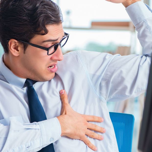 ¿Exceso de sudor? Toma nota de estos remedios naturales para frenarlo Foto: bigstock ¿Exceso de sudor? Toma nota de estos remedios naturales para frenarlo Foto: bigstock