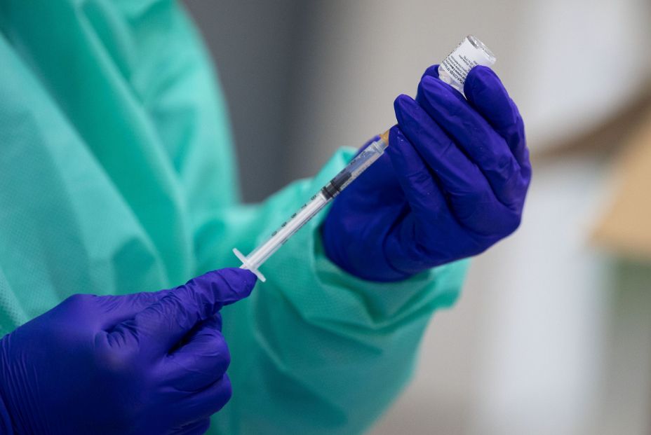 Semejanzas y diferencias entre las vacunas de Pfizer, Moderna y AstraZeneca contra la covid-19 Foto: Europa Press