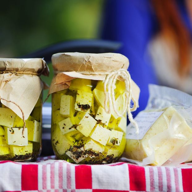 ¿Se deben guardar los quesos en la nevera? Foto: bigstock ¿Se deben guardar los quesos en la nevera? Foto: bigstock