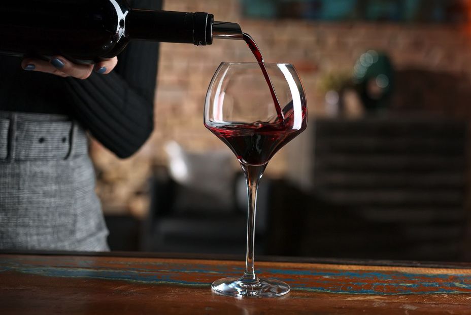 Sigue estos consejos para servir el vino a la temperatura ideal (Foto Bigstock) Sigue estos consejos para servir el vino a la temperatura ideal (Foto Bigstock)