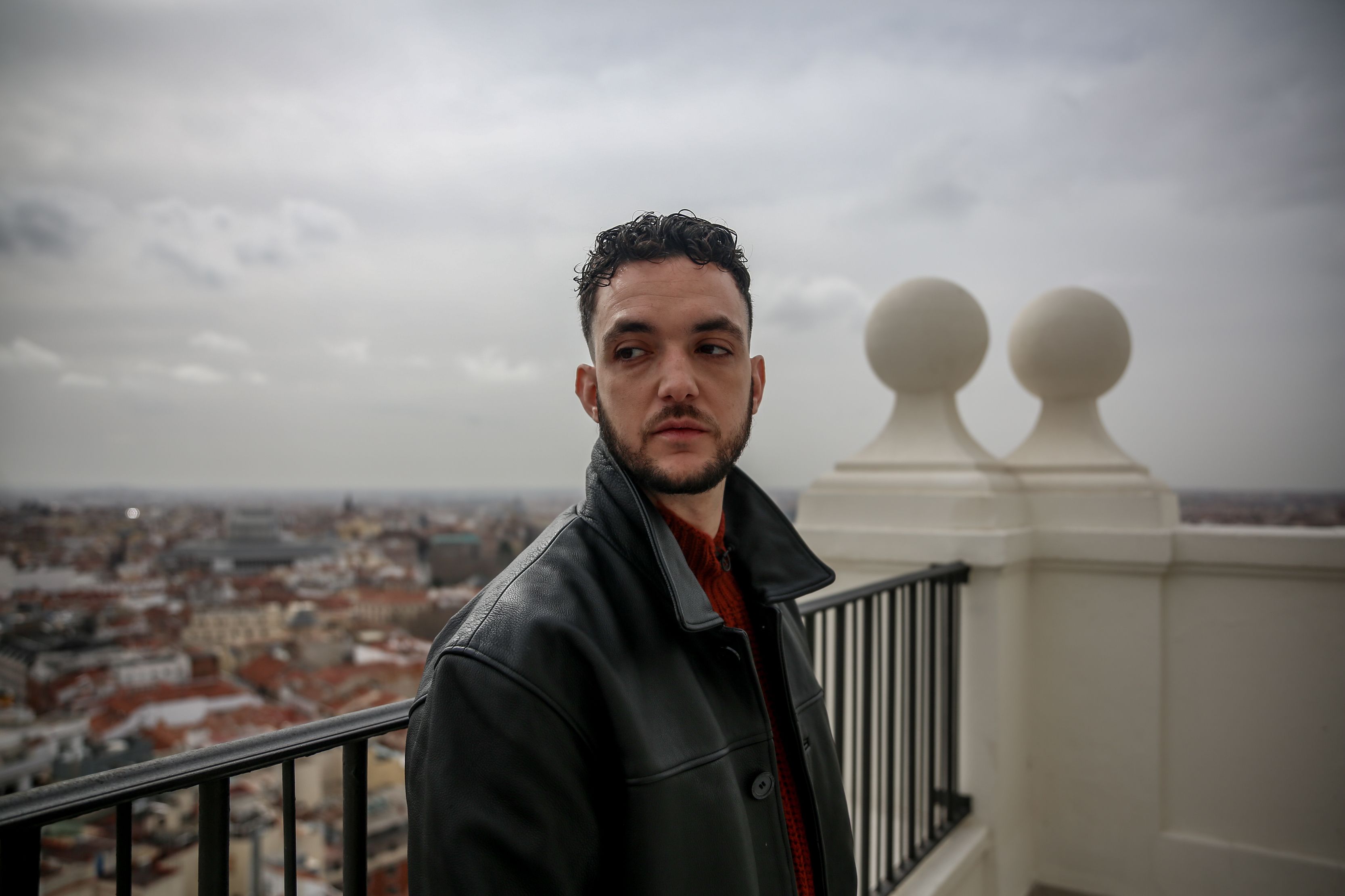 C. Tangana se apoya en el talento sénior para poner patas arriba la canción española